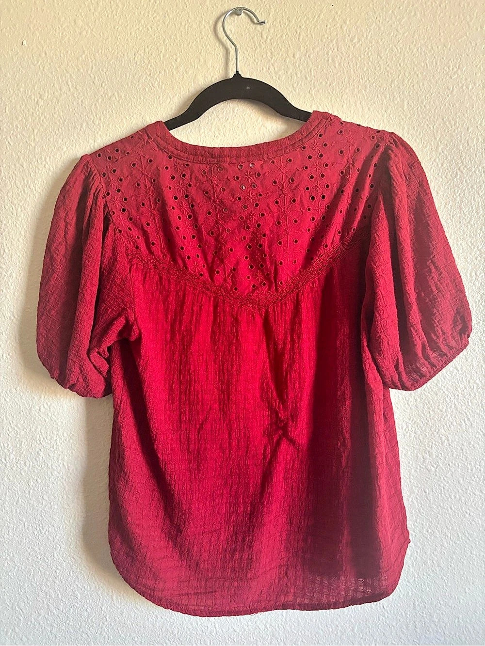 Knox Rose Red Eyelet Short Sleeve Blouse - Picture 3 of 3